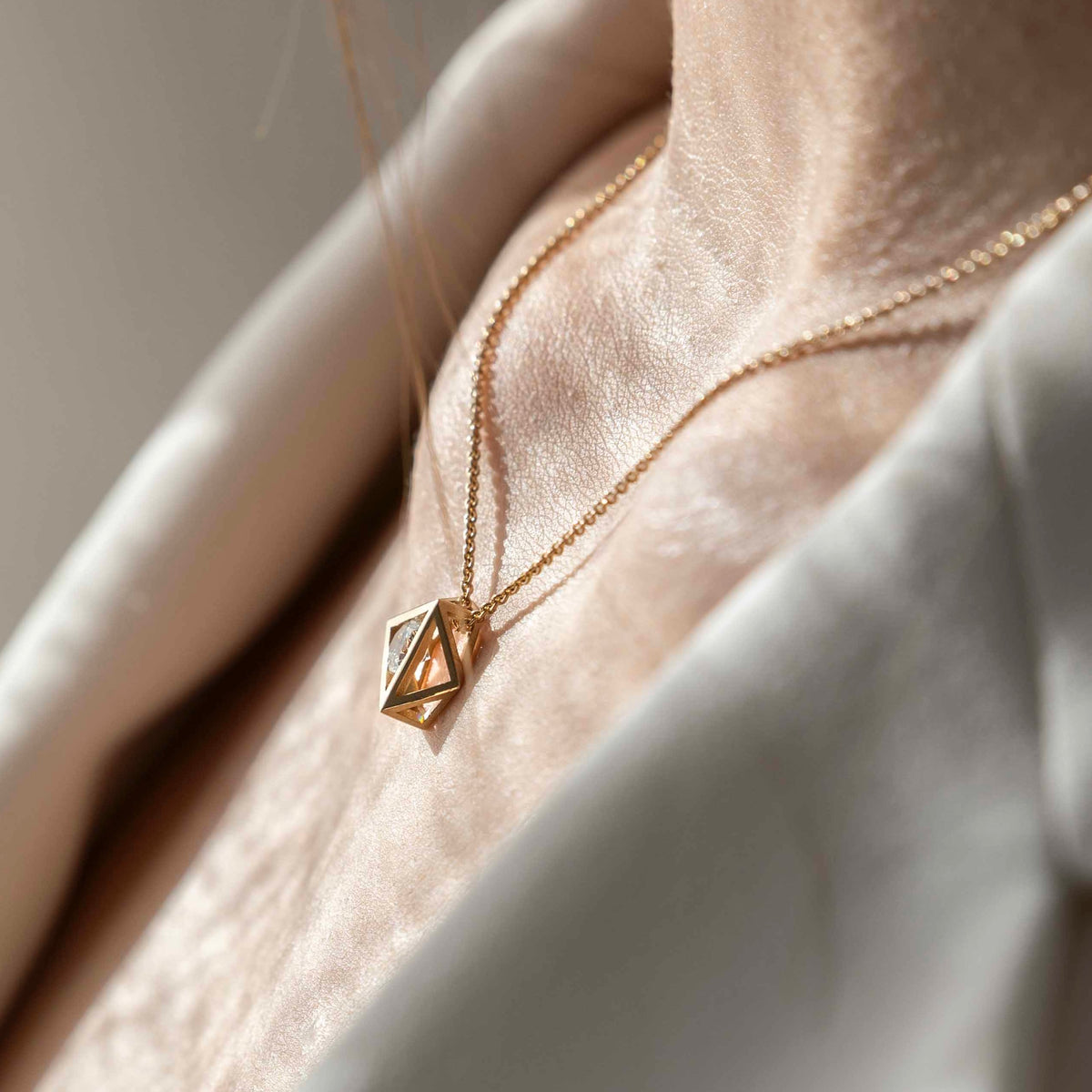 OCTAEDA Kette 0,30 ct getragen